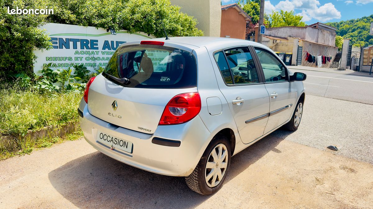 PAYEZ EN 3, 4 OU 10 FOIS * RENAULT CLIO III 1.4 16V 98ch EXPRESSION 5 PORTES * GARANTIE 6 MOIS (image 5)