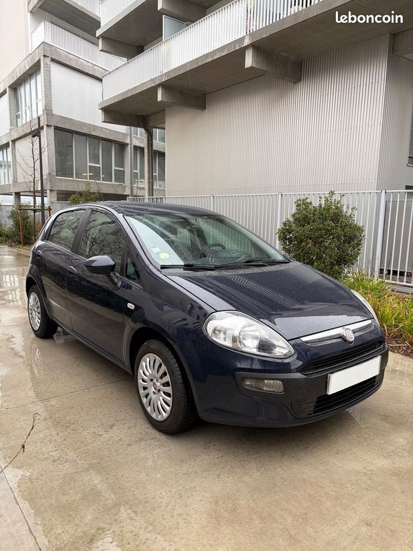 Fiat Punto EVO 1.4L FINITION DYNAMIC - 1ÈRE MAIN - ENTRETIEN À JOUR (image 4)