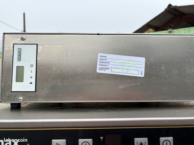 Lave-verre HOBART ECOMAX G415 avec pompe de vidange et osmoseur (image 4)
