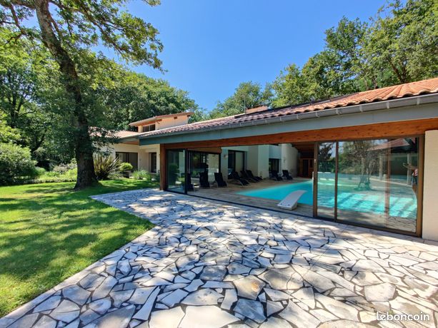 Villa 11 pièces 360 m²