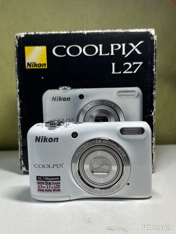 Nikon Coolpix L27 Appareil photo numérique compact 16,1 Mpix Ecran 2,7 Zoom optique 5x Blanc