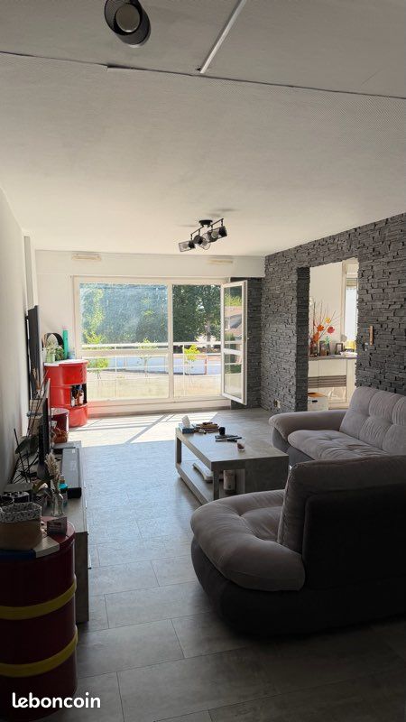 Appartement 5 pièces 100 m² · à Luxeuil-les-Bains · 100 m² · 90 000 €