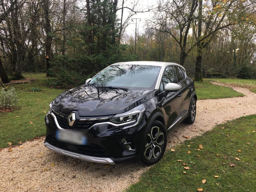 Vends Renault Captur hybride rechargeable - Voitures