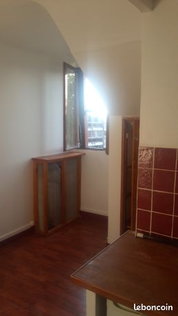 Studio à Neuilly Plaisance