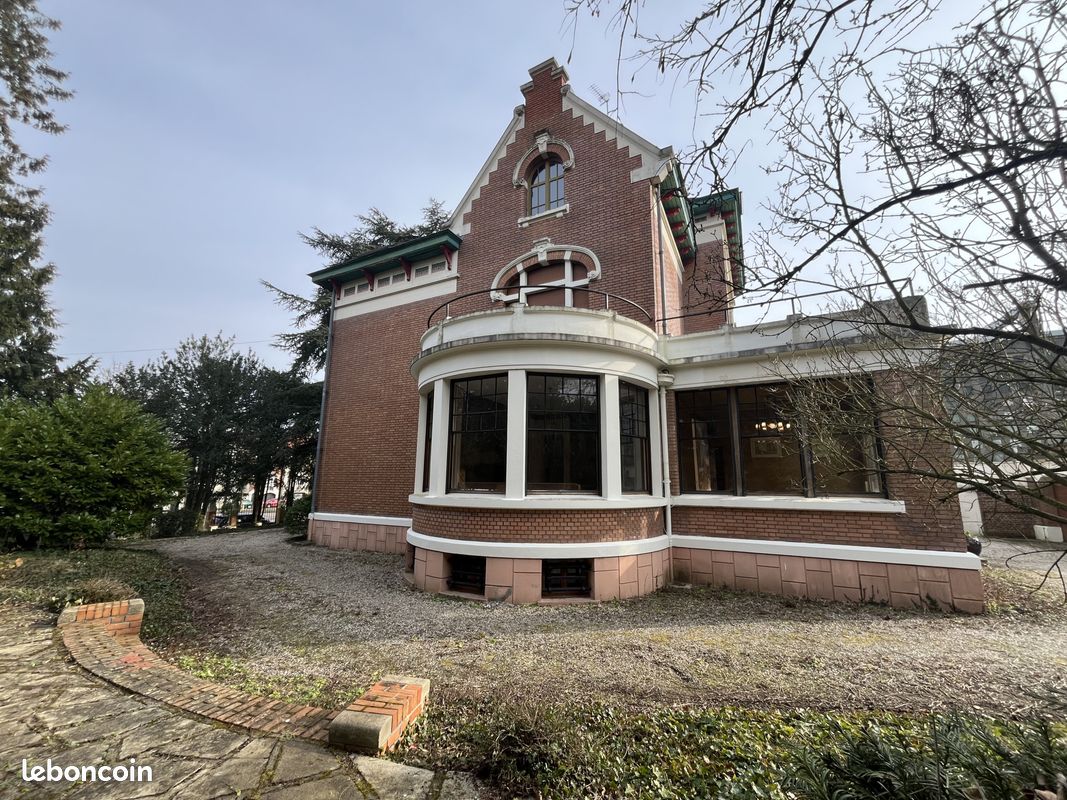 Maison 10 pièces 330 m² · à Amiens · 330 m² · 990 000 €