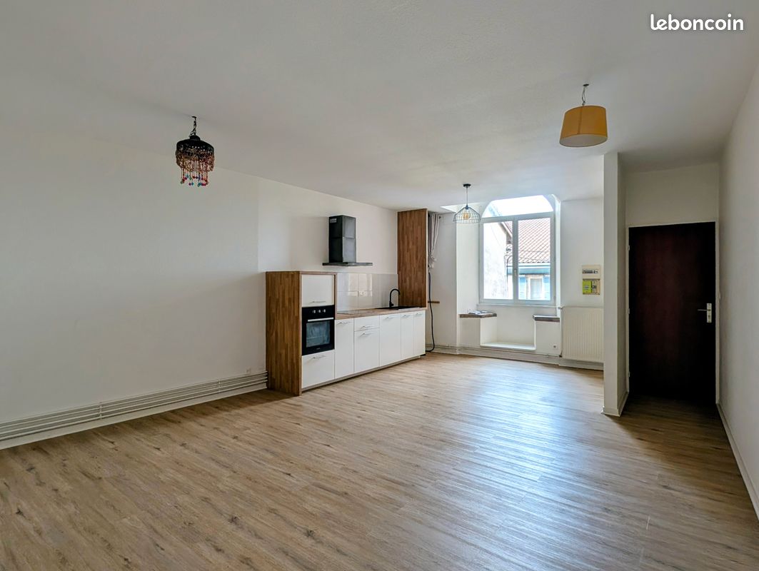 Appartement 3 pièces 70 m² · à Saint-Amour · 70 m² · 670 €/mois