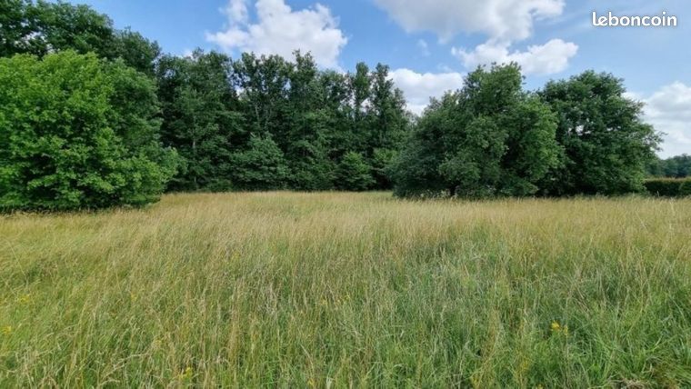 Terrain 886 m² CHARMEIL