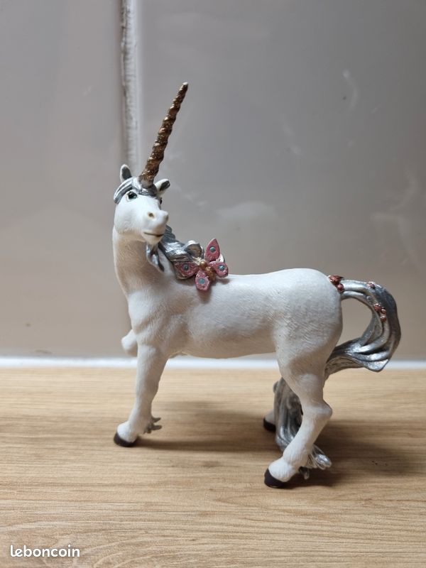 Jeune licorne - PAPO - 39078 - Figurines et mondes imaginaires - Jeux d'imagination Jeune licorne - PAPO - 39078 - Figurines et mondes imaginaires - Jeux d'imagination