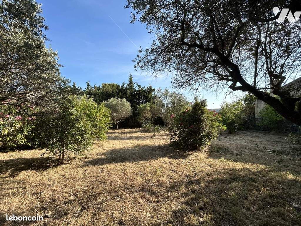 Terrain 642 m² · à Lançon-Provence · 642 m² · 220 000 €