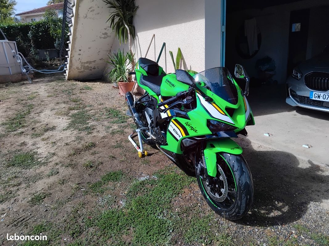 Kawazaki ZX6R (image 1)