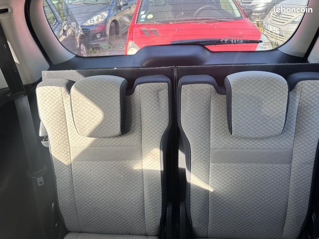 Renault Grand Scénic III dCi 130 FAP Bose Euro 5 7 pl (image 8)