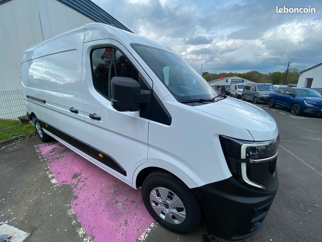 Renault Nouveau Master L3H2 ADVANCE 3T5 Blue dCi 150ch sur parc (image 2)