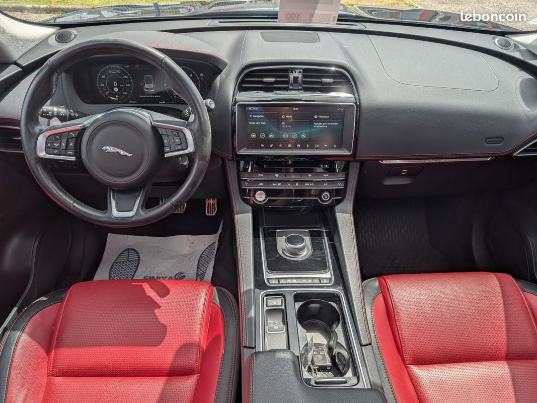 JAGUAR F-PACE 2.0 D - 180 - BVA - - AWD Chequered Flag (image 12)
