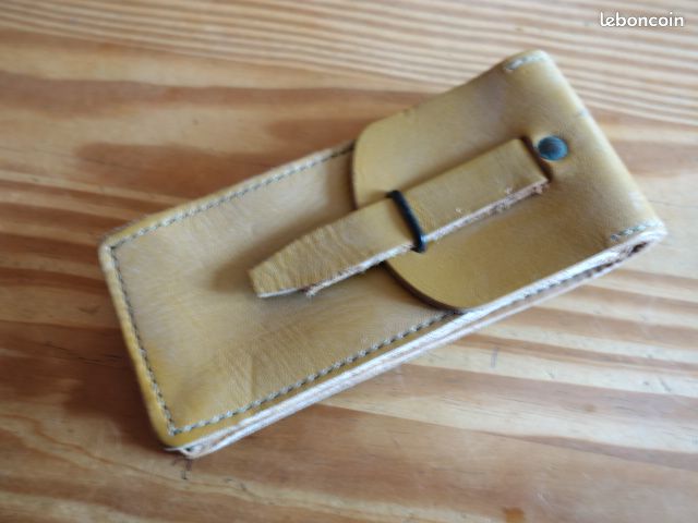 Pochette cuir (image 1)