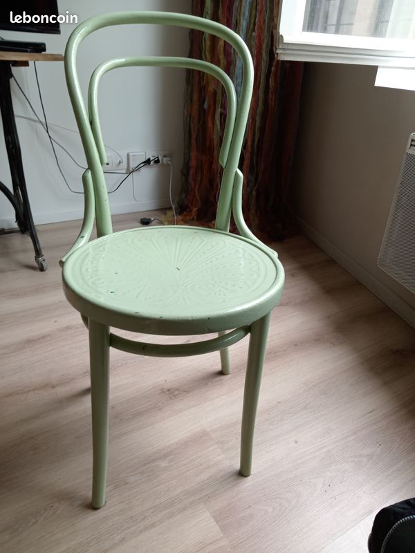 Chaises de bistrot (image 1)