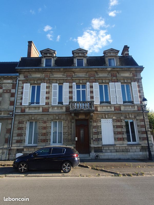 Maison 12 pièces 302 m² · à Ay-Champagne · 302 m² · 470 000 €