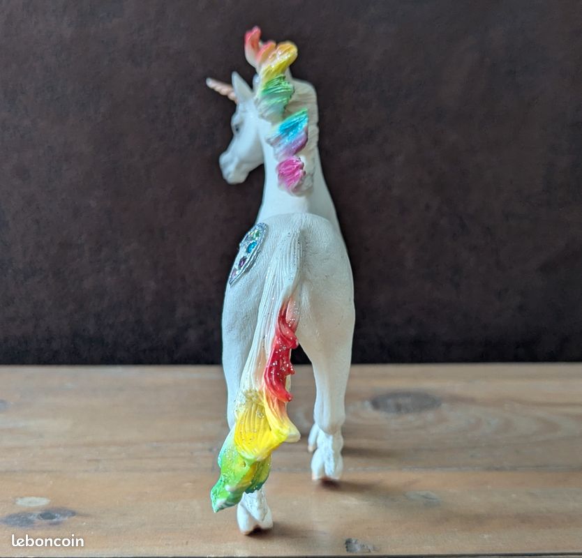 Schleich Licorne ailée arc-en-ciel, poulain (70577) au meilleur prix sur Schleich Licorne ailée arc-en-ciel, poulain (70577) au meilleur prix sur