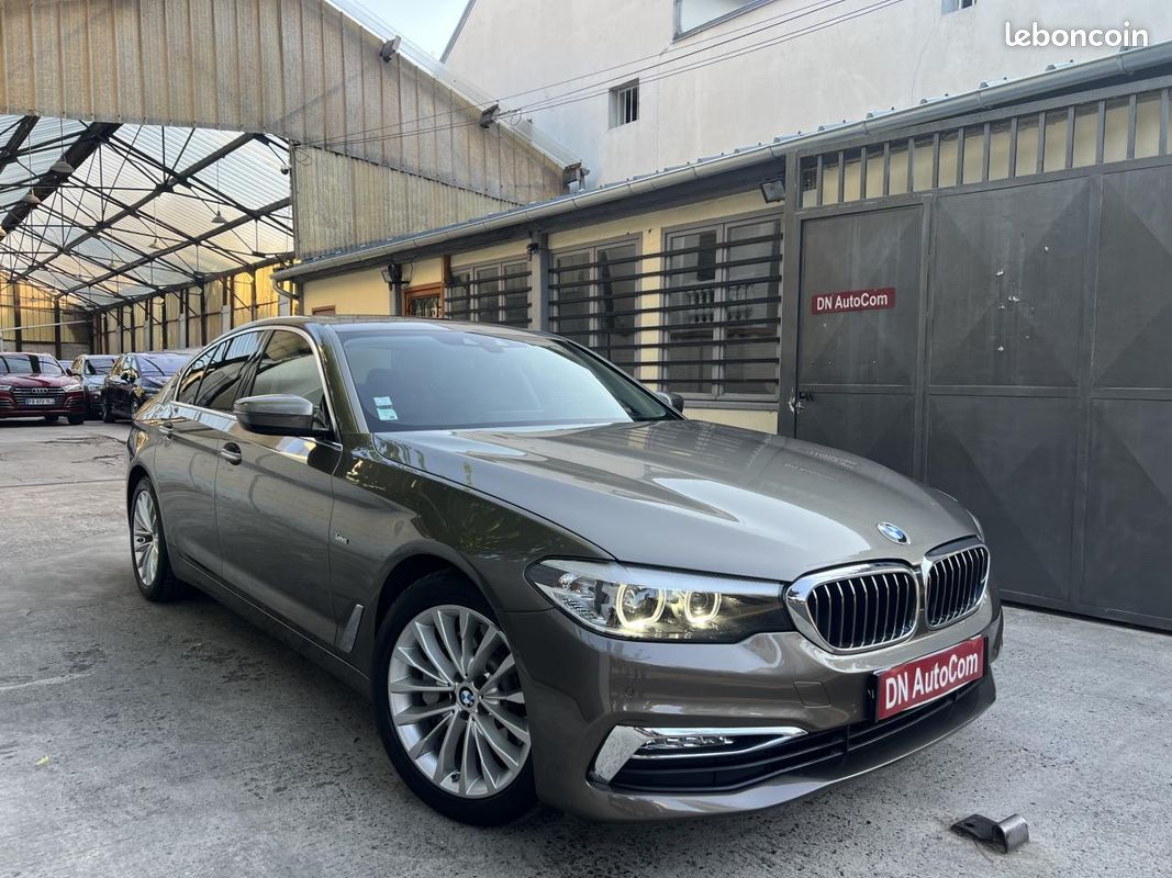 BMW SERIE 5 530d xDrive - BVA Sport Steptronic BERLINE G30 F90 Luxury PHASE 1 (image 2)