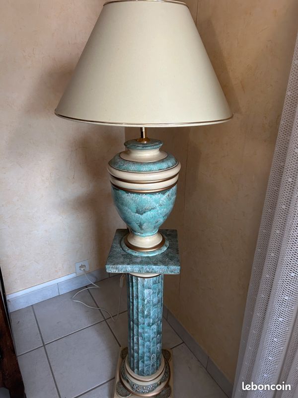 Lampe colonne décorative (image 1)
