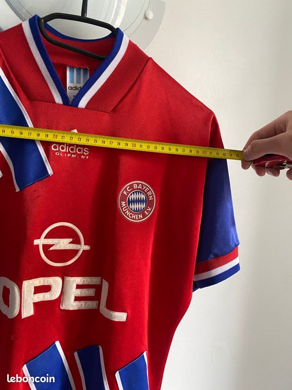 Maillot vintage du FC Bayern Munich floqué numéro 9 (image 15)