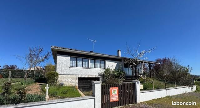 Maison 4 pièces 92 m² · à La Rochefoucauld-en-Angoumois · 92 m² · 129 000 €