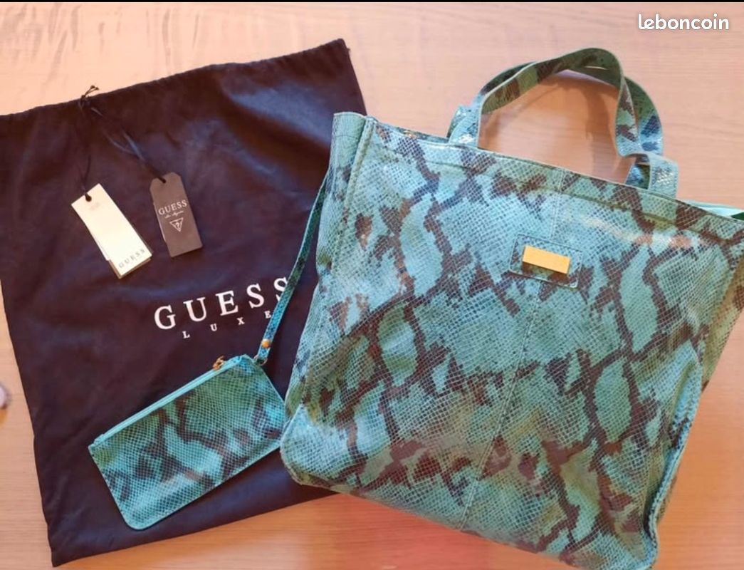 Marque Guess Sac A Main Guess Vert Sac Guess Luxe Python Vert D