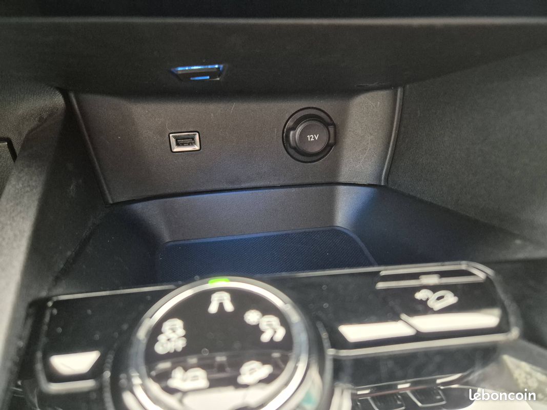 PEUGEOT 3008 BlueHDi 130ch S&S BVM6 Allure Pack (image 14)