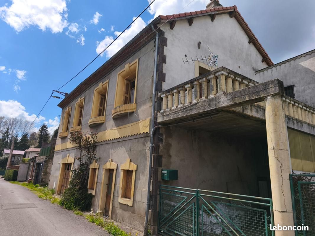 Maison 7 pièces 120 m² · à Aydat · 120 m² · 150 000 €