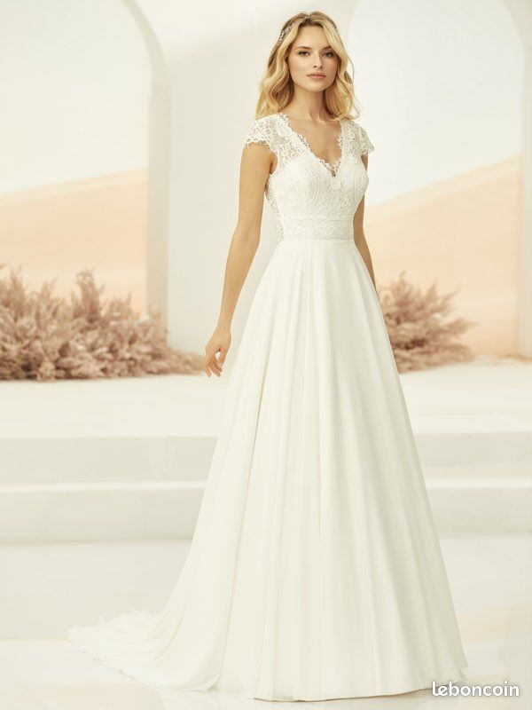 Robe de mariée Bianco Evento modèle Perla (image 1)