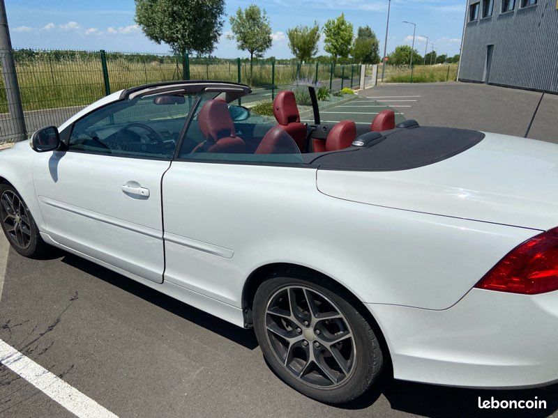 Volvo C70. D4 (image 1)