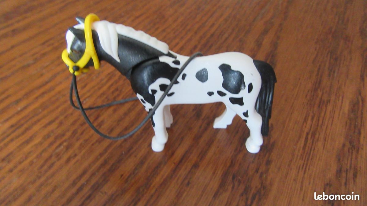 Playmobil Lot 3 poneys + 1 cheval (image 1)