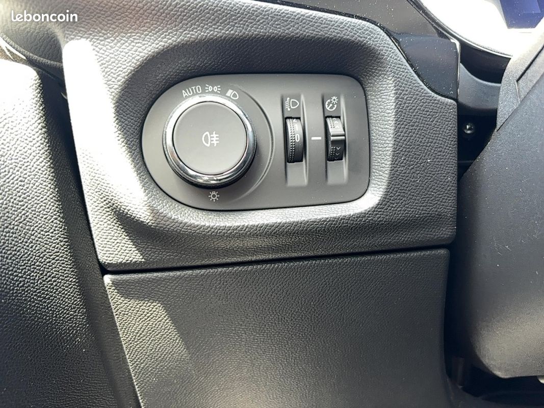 Opel Corsa (6) Electrique 136 ch Automatique Edition (image 15)