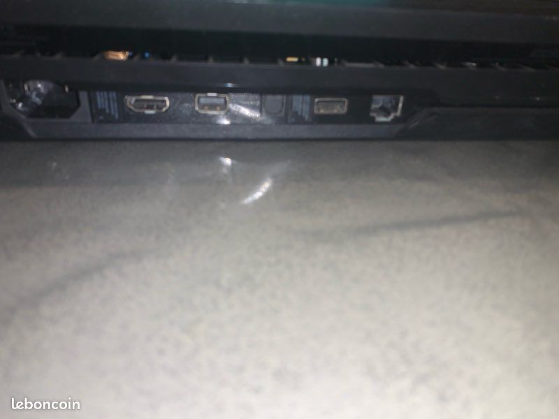 Ps4 pro avec cable manette et jeux gta5 fournis (image 2)