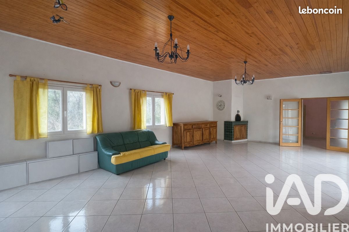 Propriété 11 pièces 254 m² (image 8)