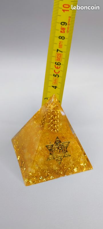 Pyramide décorative (image 6)