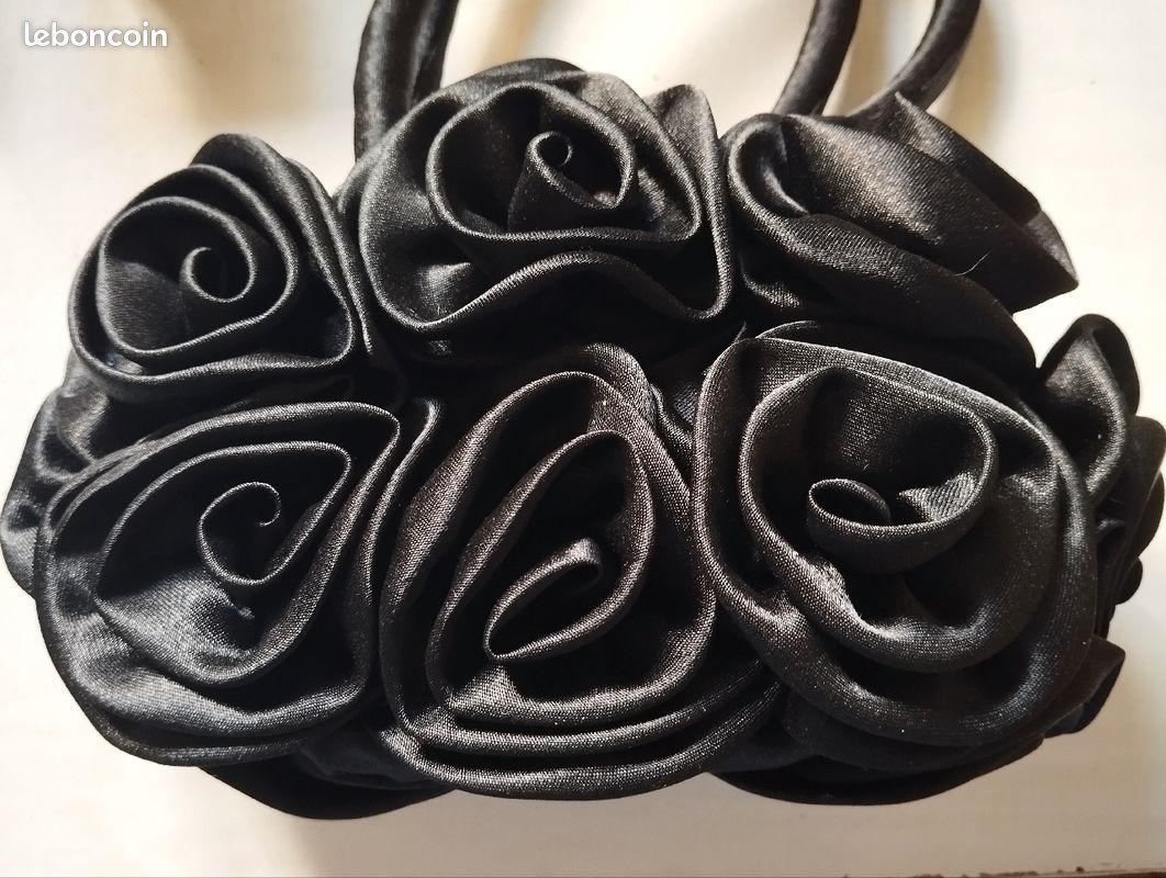Pochette noire pour cérémonie (image 4)