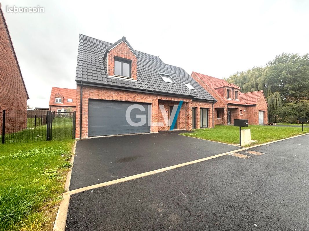 Maison 5 pièces 168 m² · à Sainghin-en-Mélantois · 168 m² · 2 100 €/mois