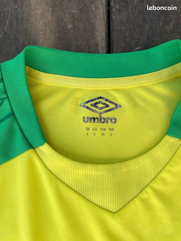 Short Vintage Umbro FC Nantes – Noir Et Jaune – Taille L – Supporters