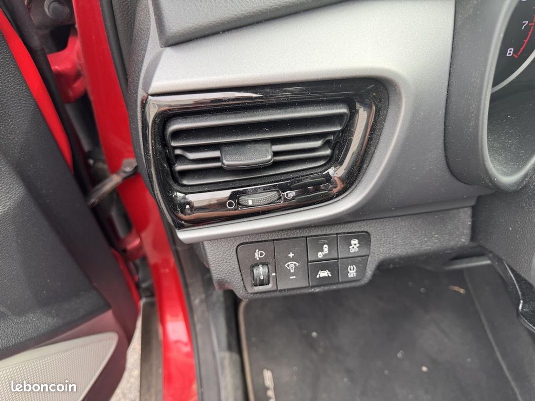 Kia stonic kia 1.0 t-gdi 120 premium dct bva isg (image 22)