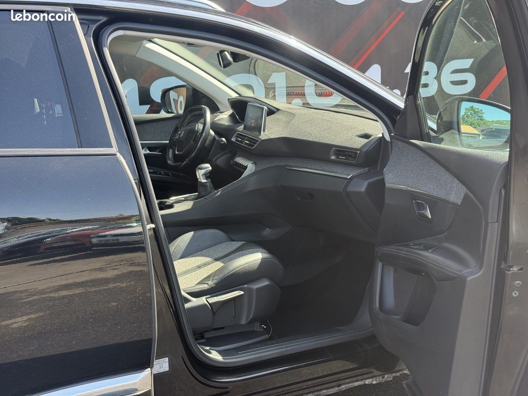 PEUGEOT 3008 II 1.2 Turbo 130 ACCESS 2018 (image 20)