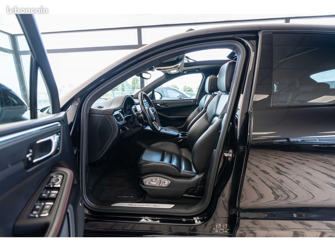 PORSCHE MACAN 3.6i V6 440 PDK Turbo Pack Performance (image 3)