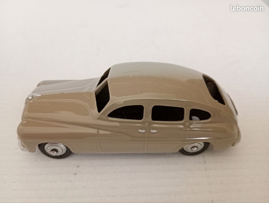 Dinky Toys 24Q Ford Vedette - Voiture Miniature Ancienne - France