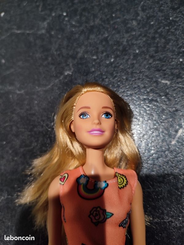 Figurine Barbie robe orange (image 2)