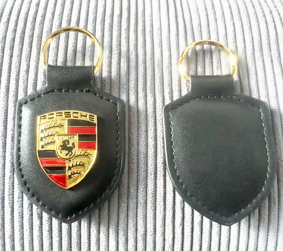 Porte clé Porsche en cuir noir