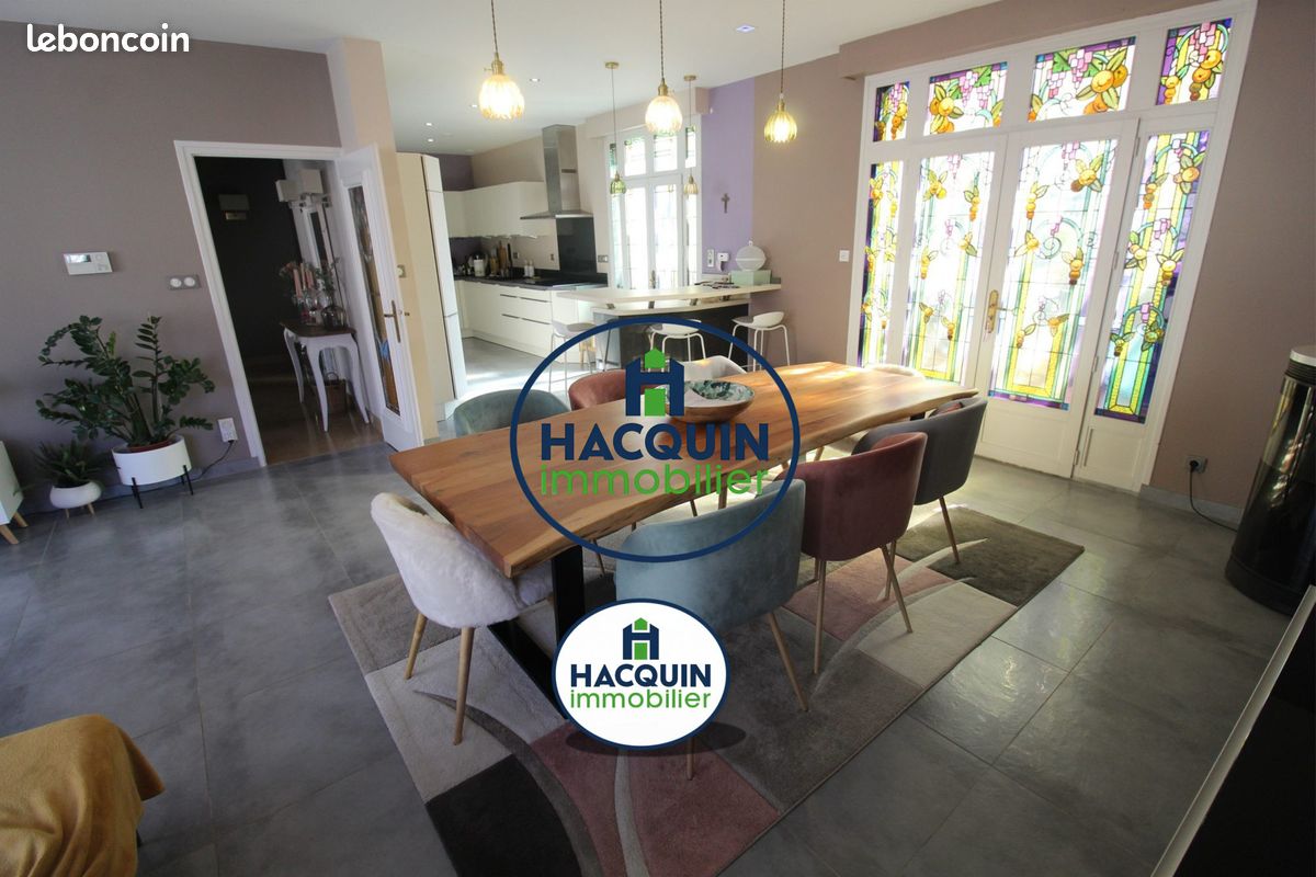 Maison 8 pièces 257 m² · à Commercy · 257 m² · 330 000 €