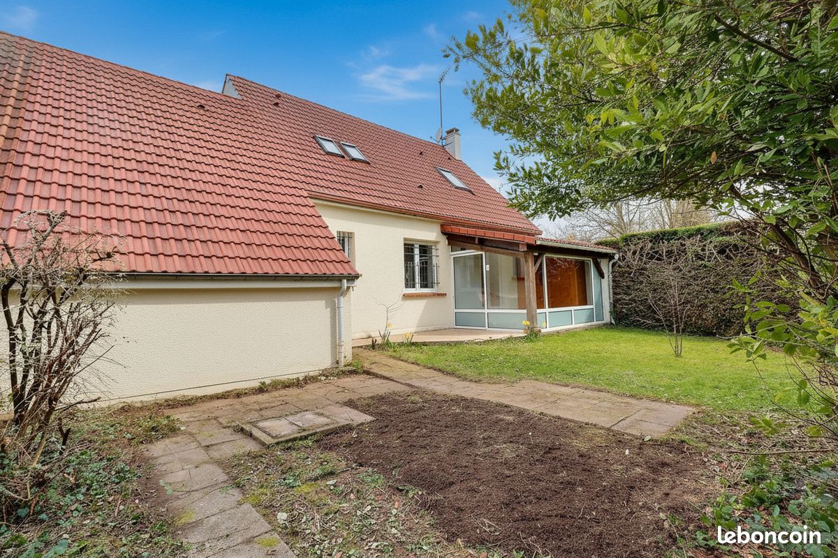 Maison 5 pièces 111 m² · à Le Perray-en-Yvelines · 111 m² · 379 000 €