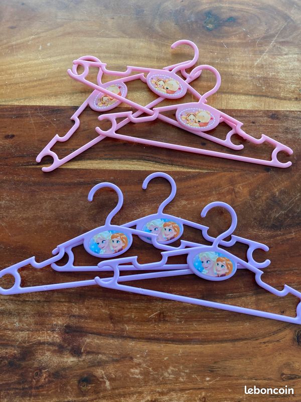 Lot De Deux Cintres Enfant Décorés En Bois, Taille Bébé/enfant, Excellent état