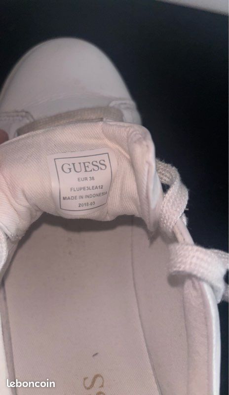 Chaussures / Baskets Guess de ville (image 4)