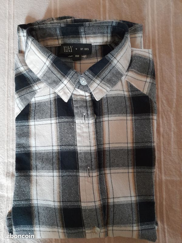 Chemises fille et Tshirt (les marque IKKS)10 ans Vêtements