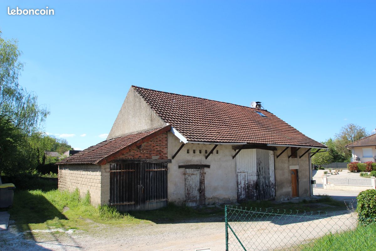 Maison 4 pièces 81 m² · à Pierre-de-Bresse · 81 m² · 82 000 €